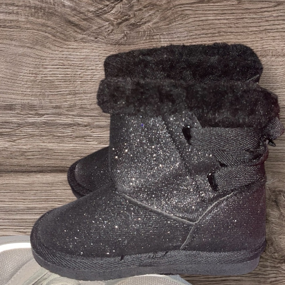 Krabor kids boots toddler size 9 - Picture 2 of 3
